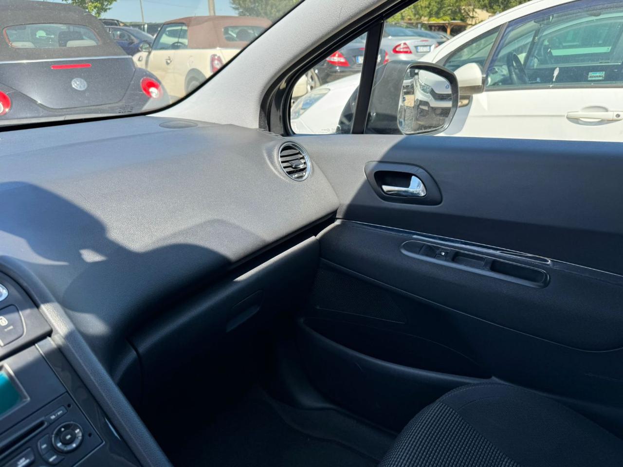 PEUGEOT 5008 1.6 HDi 112CV Business - 11