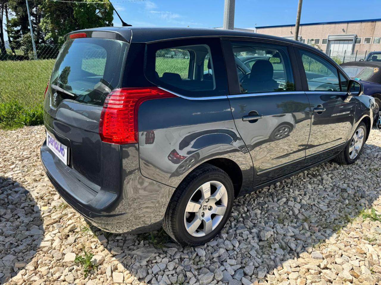 PEUGEOT 5008 1.6 HDi 112CV Business - 6