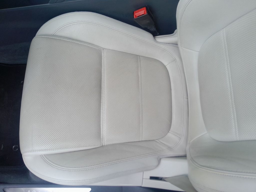 JAGUAR E-Pace 2.0D i4 150cv S - 17
