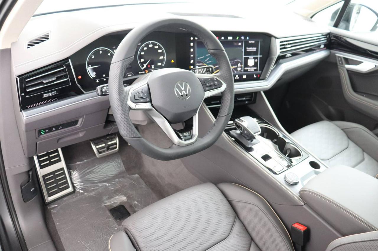 VOLKSWAGEN Touareg 3.0 V6 TDI SCR 210kW R-Line Final Edit - 8