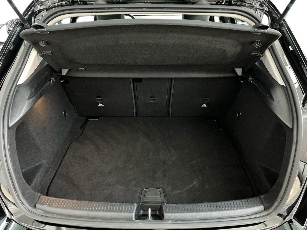 MERCEDES-BENZ A 180 d Automatic Advanced - 11