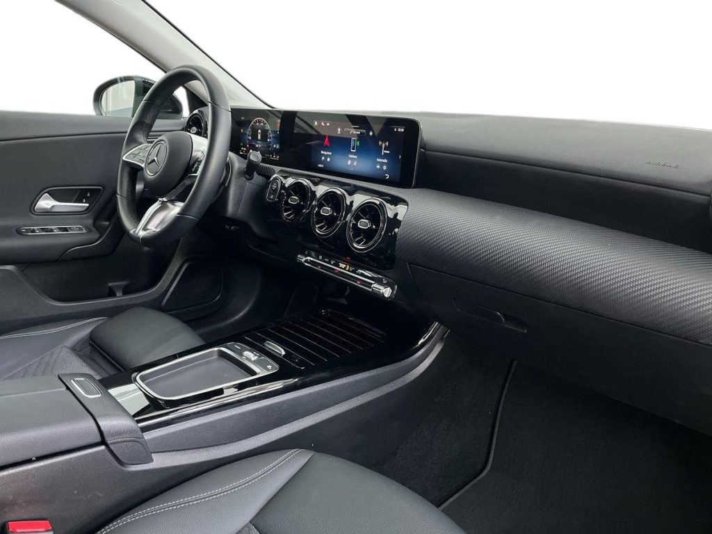 MERCEDES-BENZ A 180 d Automatic Advanced - 14