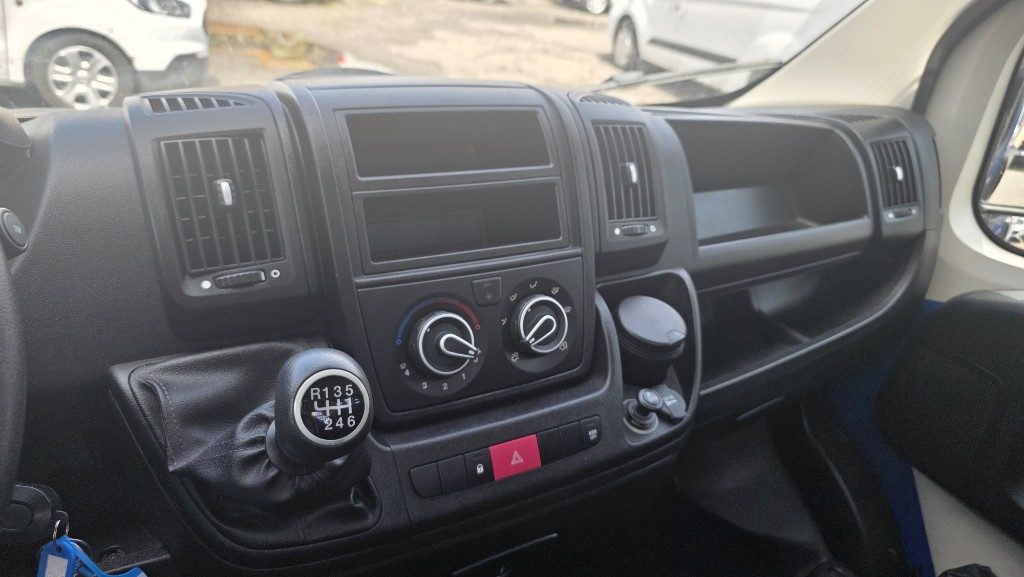 PEUGEOT Boxer 330 2.0 BlueHDi PC Cassone fisso L1 solo 3mila km! - 11