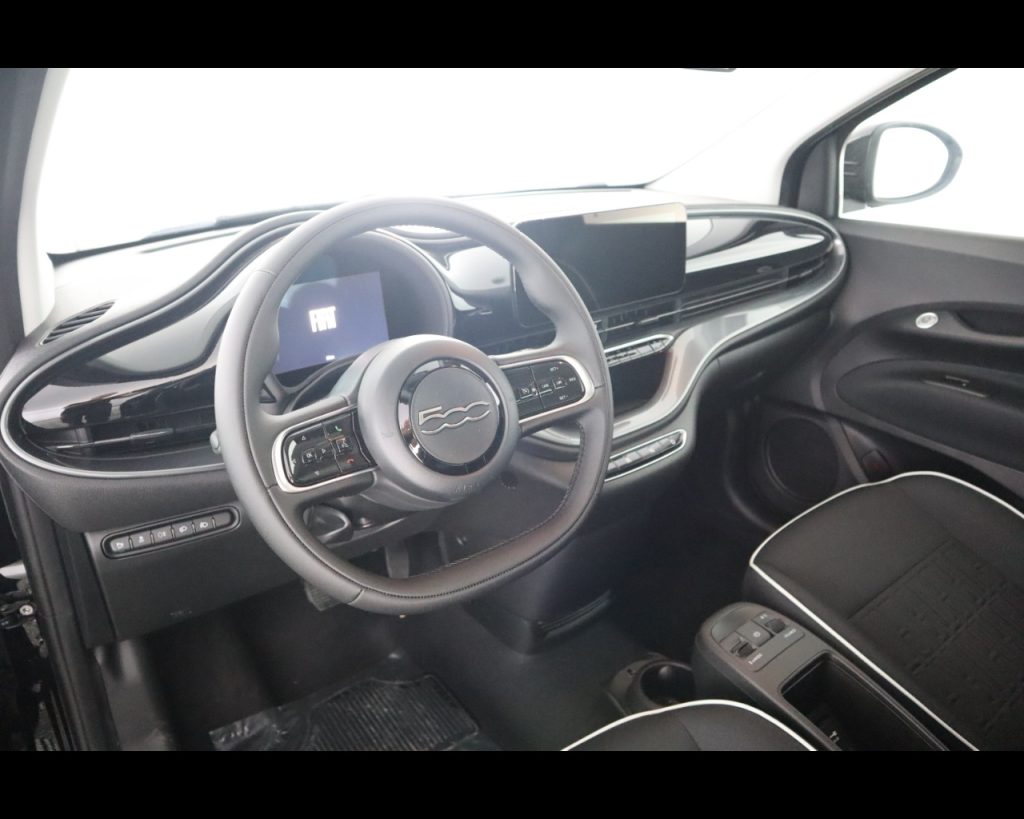 FIAT 500e Hatchback MY25- - 320 Berlina + Pack Tech - 13