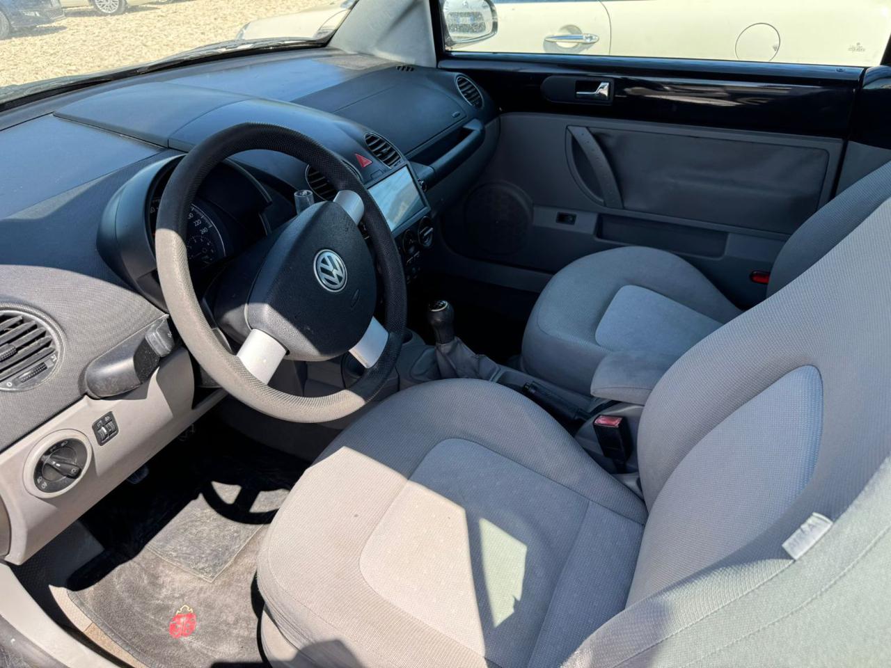 VOLKSWAGEN New Beetle 1.9 TDI 105CV Cabrio - 9
