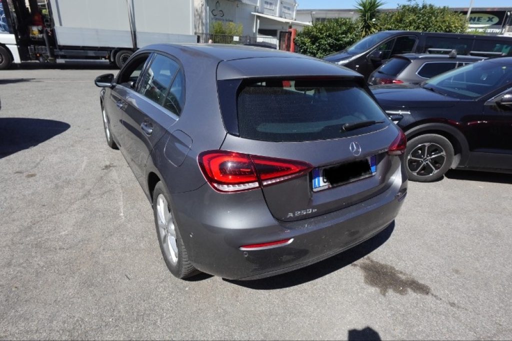 MERCEDES-BENZ A 250 e Automatic EQ-Power Business Extra OK NEOP. - 3