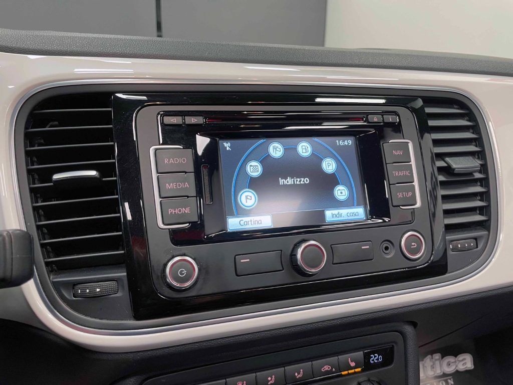 VOLKSWAGEN Maggiolino CABRIO 1.2 TSI DSG CUP - 25