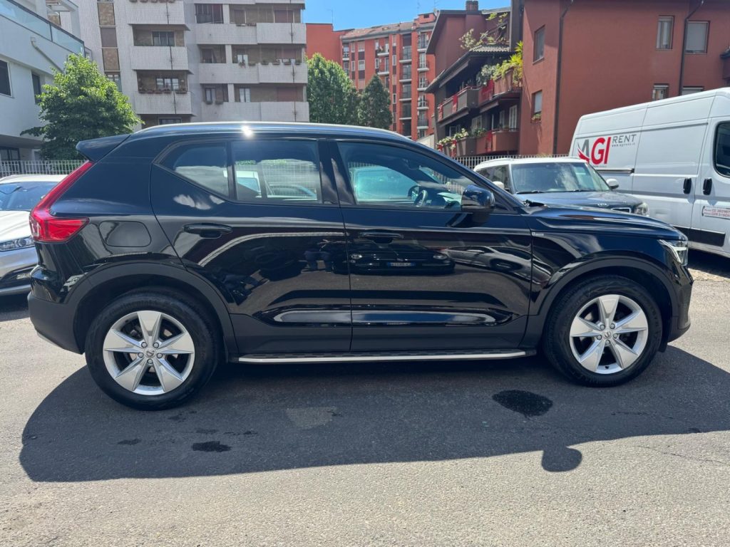 VOLVO XC40 T2 automatico Core (AUTOCARRO N1) - 3