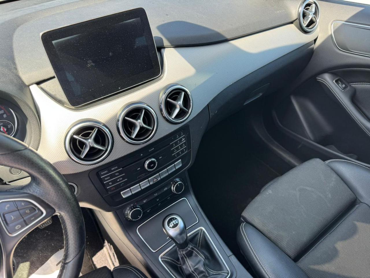 MERCEDES-BENZ B 180 d Business - 9
