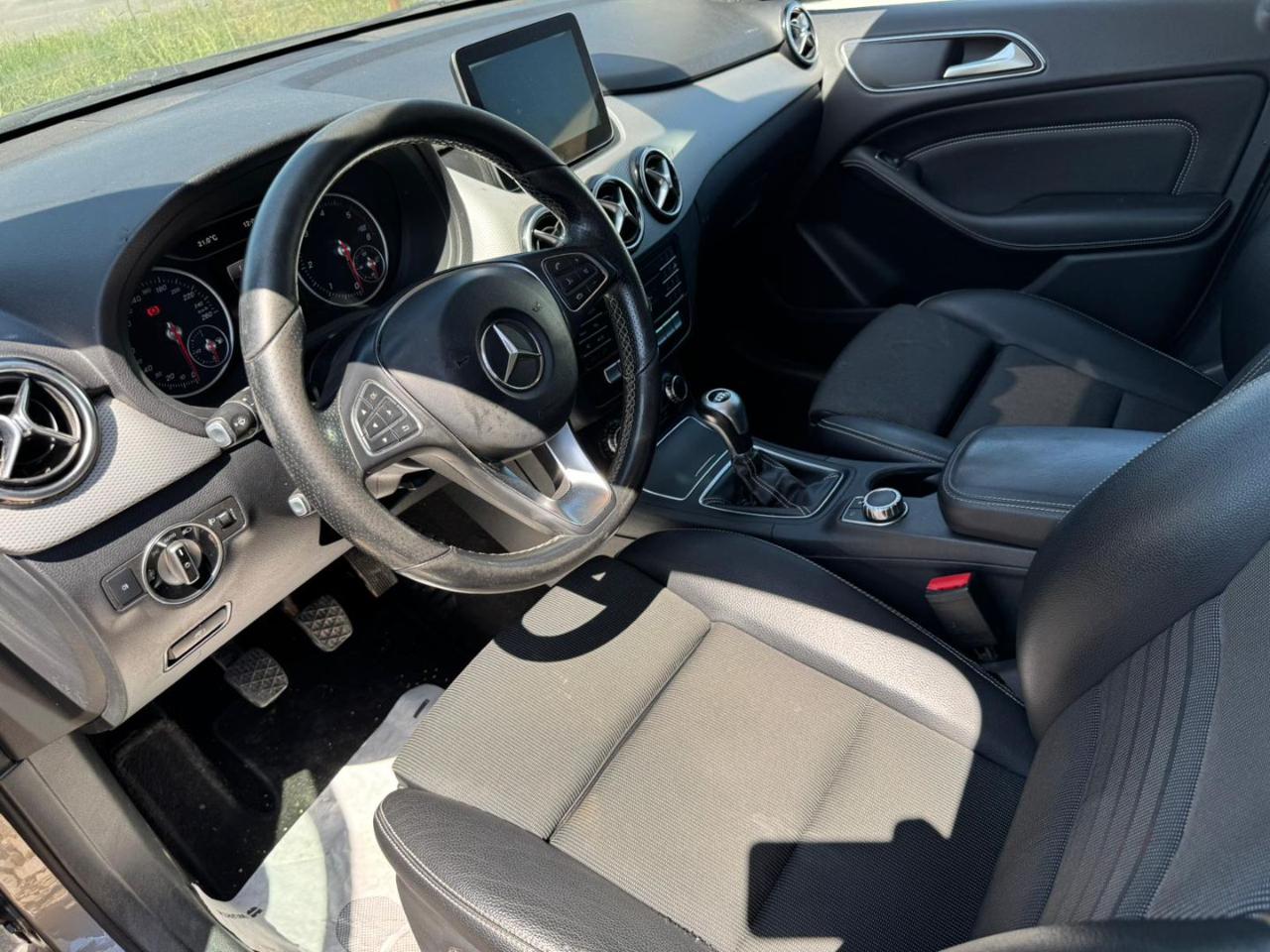 MERCEDES-BENZ B 180 d Business - 7