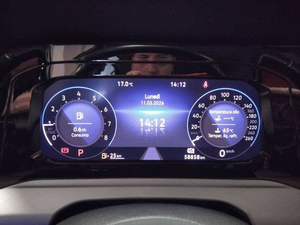 VOLKSWAGEN Golf 1.0 eTSI EVO Life DSG MHEV - 17