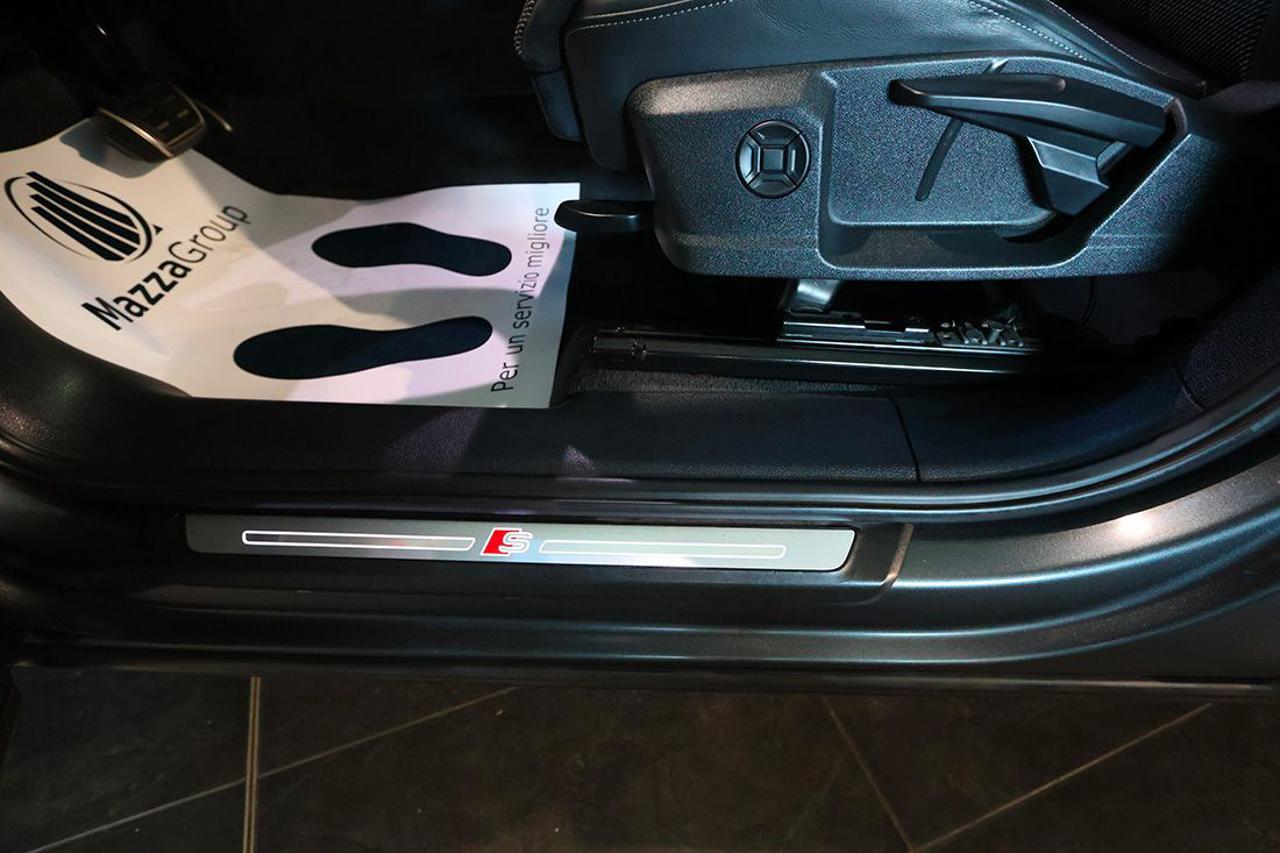 AUDI Q3 40 TDI Sportback Quattro S-Tronic S-Line - 36