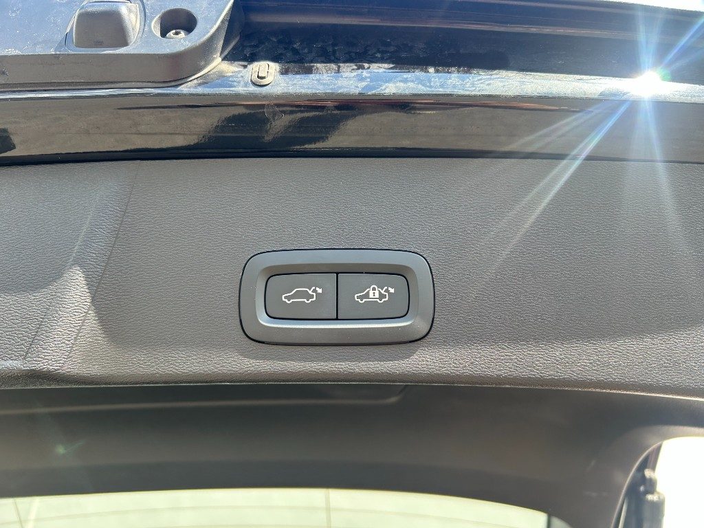 VOLVO XC40 B3 automatico Core - Grid Foto 15