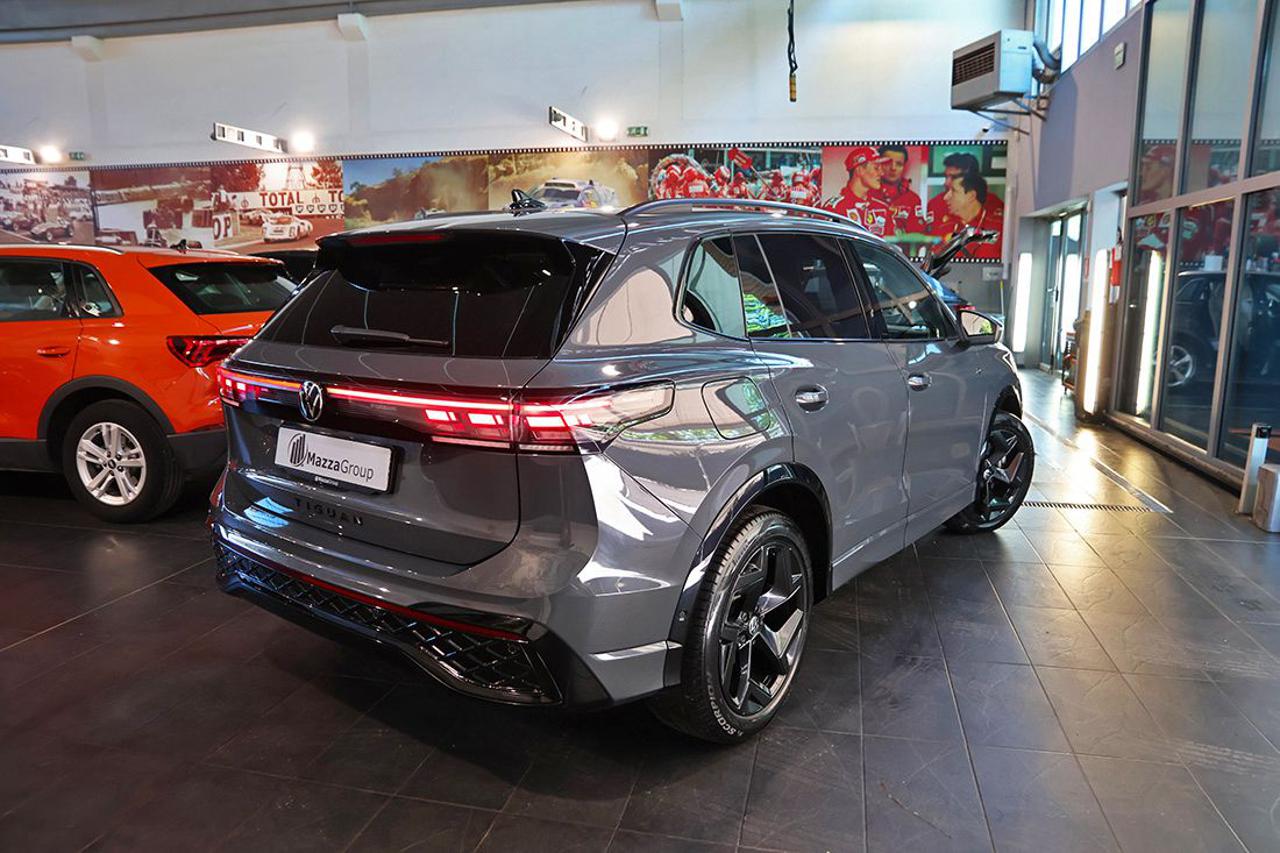 VOLKSWAGEN Tiguan 2.0 TDI 150cv DSG R-Line - 9