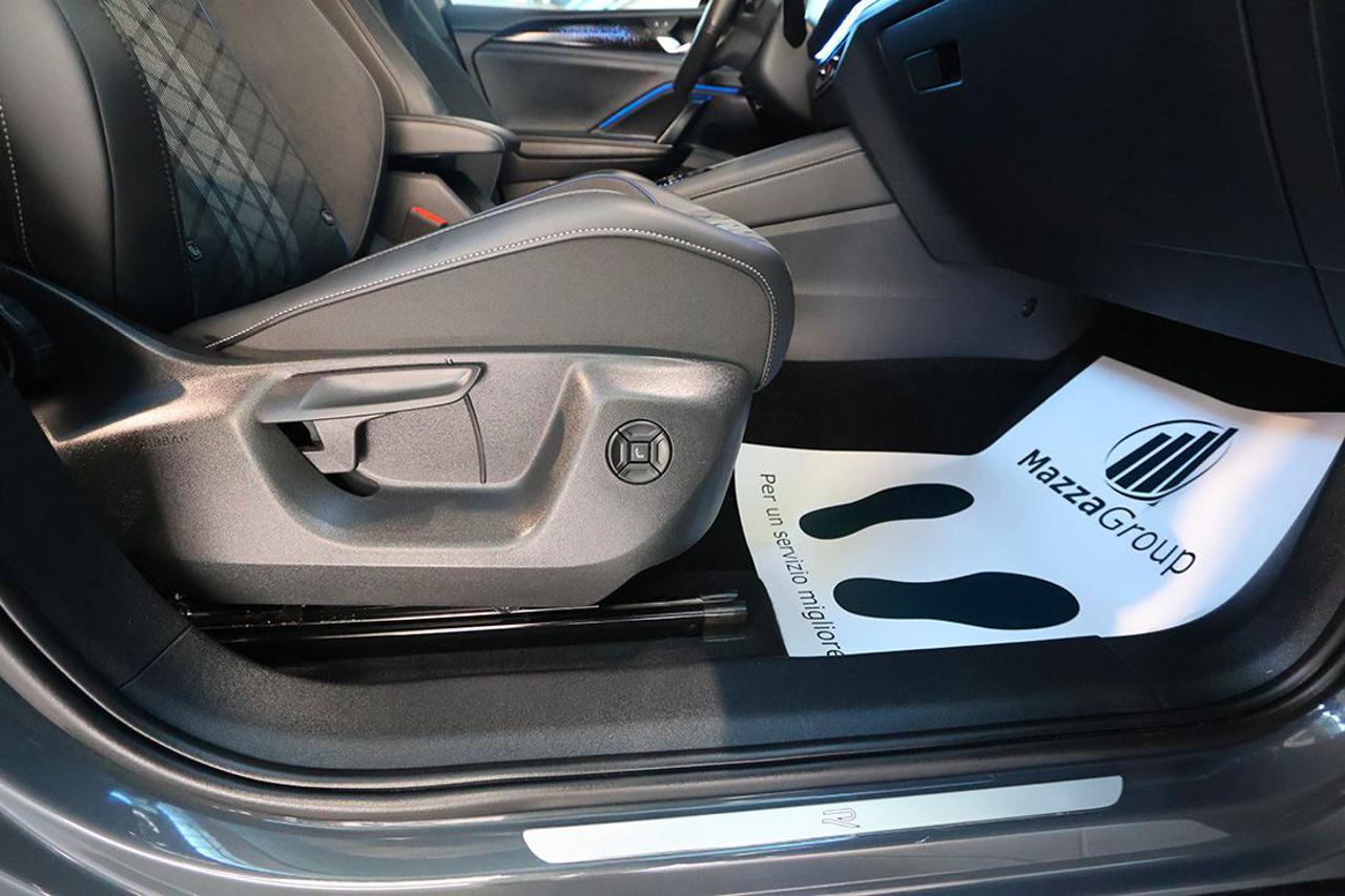 VOLKSWAGEN Tiguan 2.0 TDI 150cv DSG R-Line - 43