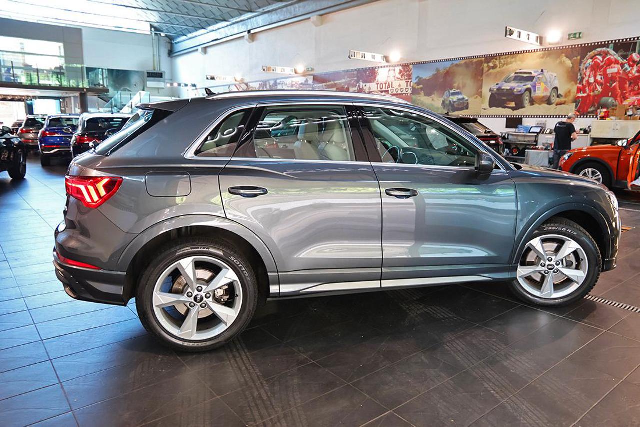 AUDI Q3 45 TFSI Quattro S-Tronic S-Line - 10