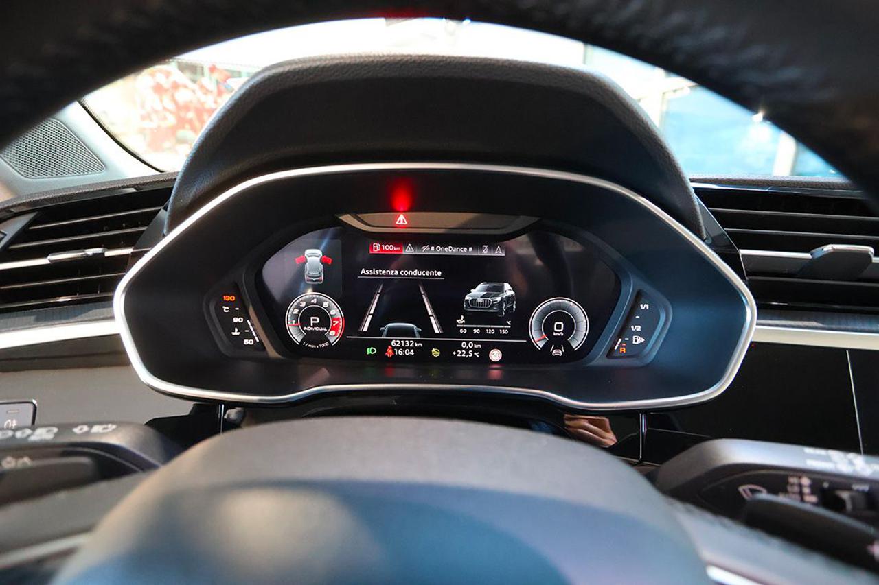 AUDI Q3 45 TFSI Quattro S-Tronic S-Line - 38