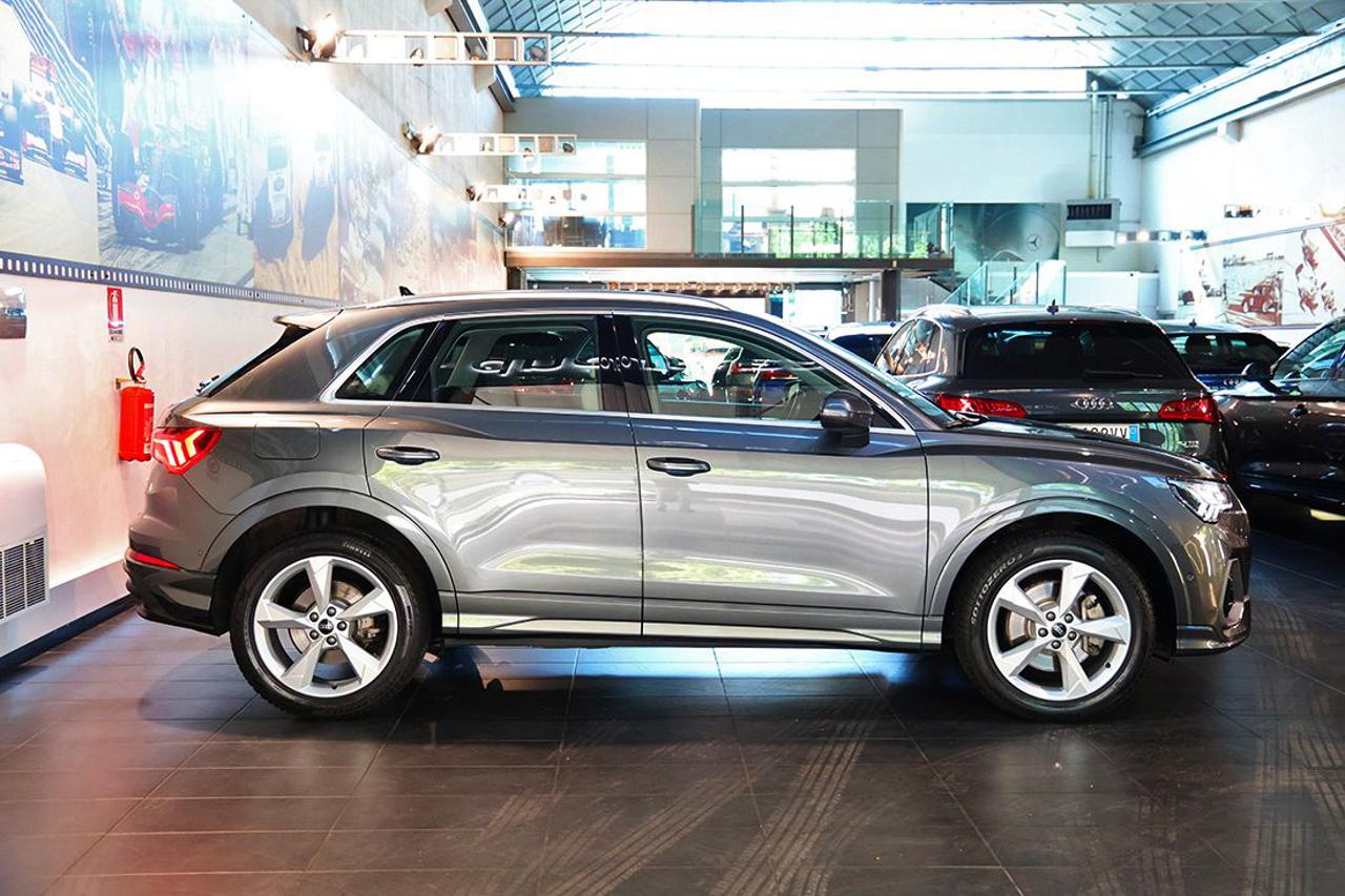 AUDI Q3 45 TFSI Quattro S-Tronic S-Line - 2