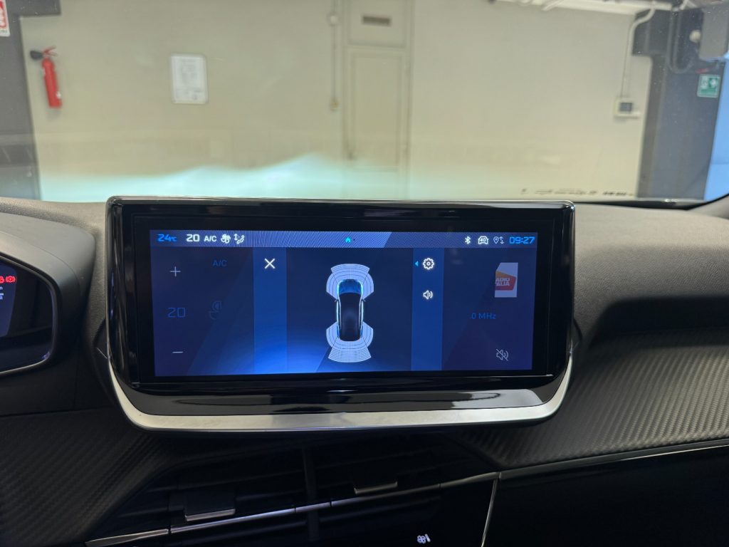PEUGEOT 2008 Hybrid 145 e-DCS6 Allure PROMO! - 14