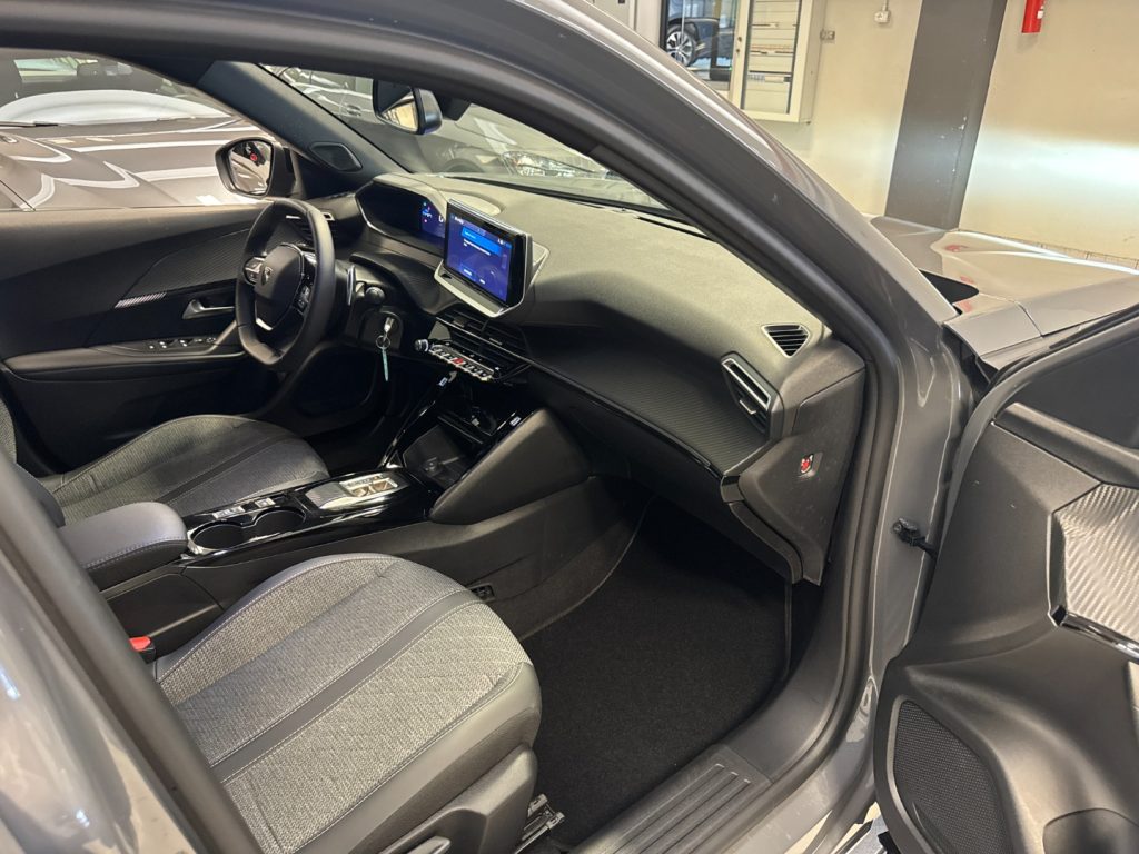 PEUGEOT 2008 Hybrid 145 e-DCS6 Allure PROMO! - 14