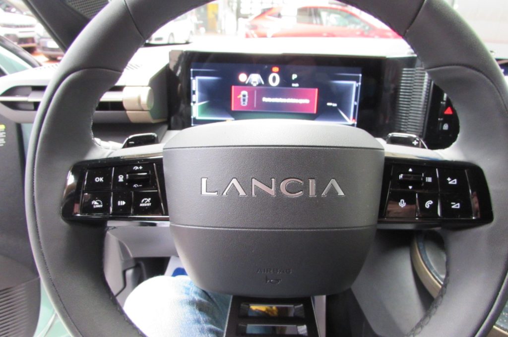 LANCIA Ypsilon Hybrid e-DCT 110cv LX - AUTOMATICA - 11