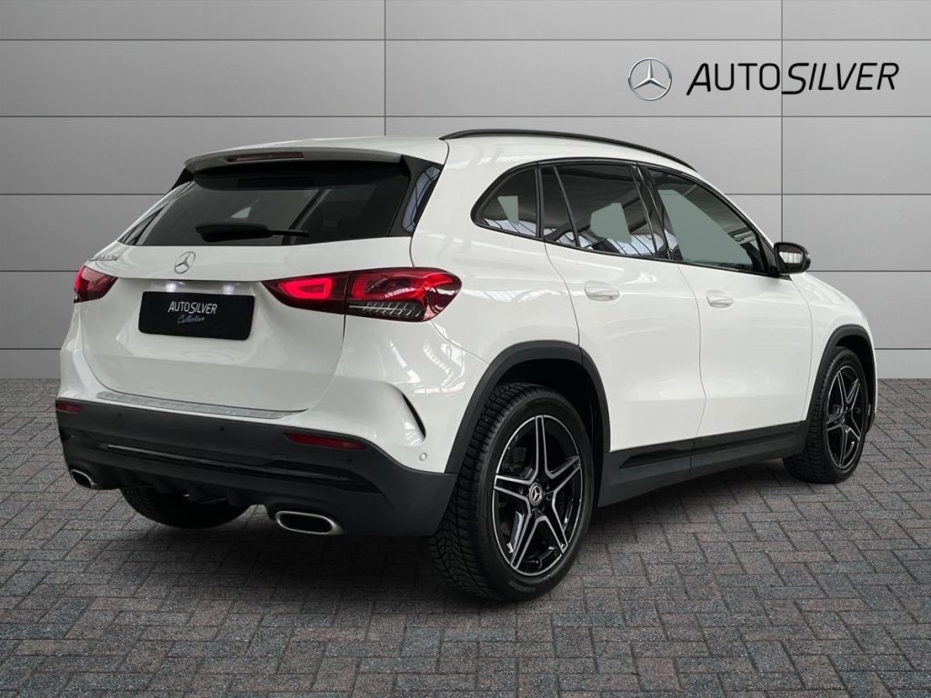 MERCEDES-BENZ GLA 200 d Automatic Premium - 2