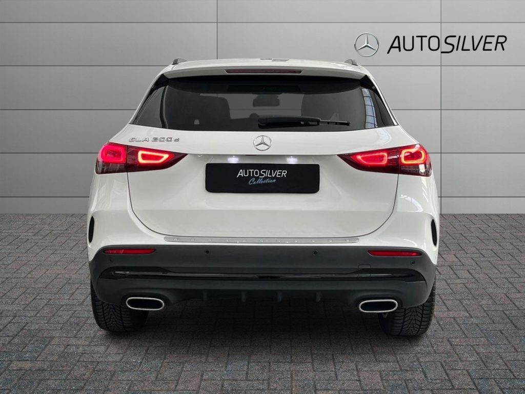 MERCEDES-BENZ GLA 200 d Automatic Premium - 4