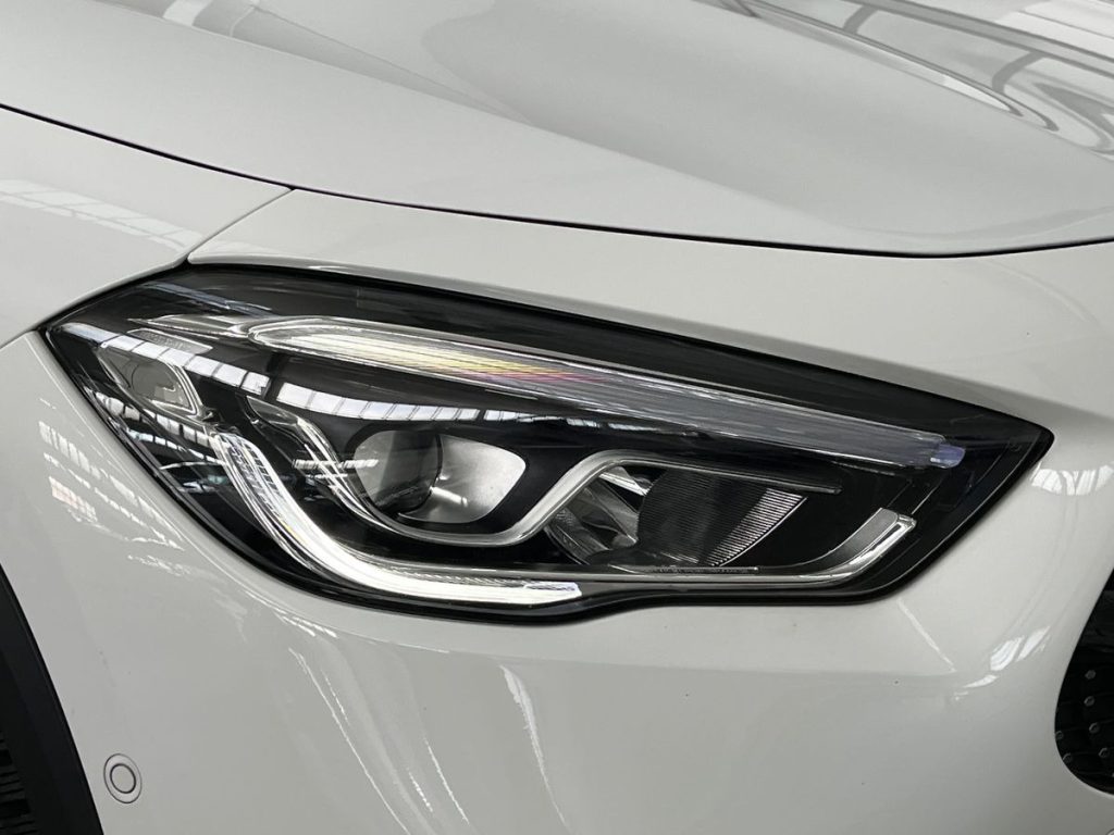MERCEDES-BENZ GLA 200 d Automatic Premium - 17