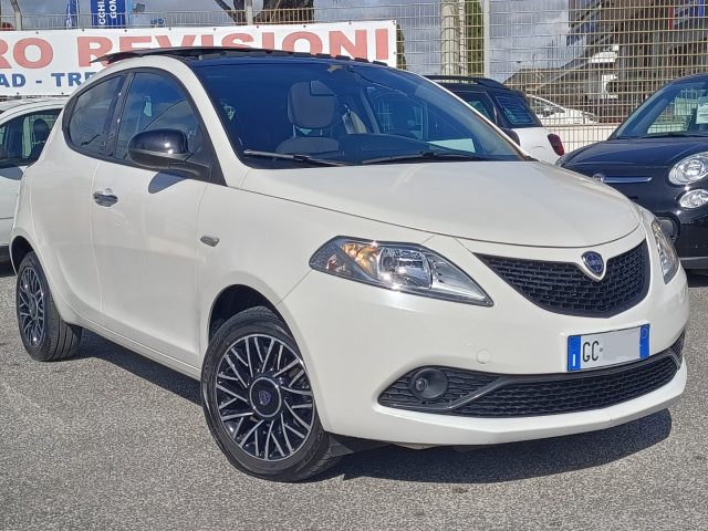 LANCIA Ypsilon Bianco perlato