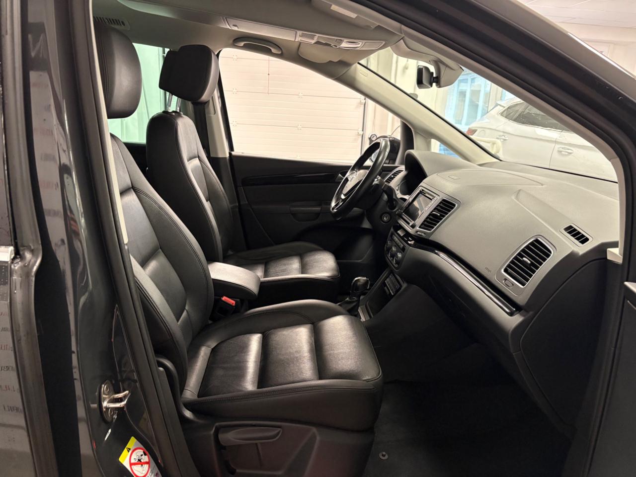 VOLKSWAGEN Sharan 2.0 TDI 150 CV SCR DSG Executive BlueMotion Tech. - 21