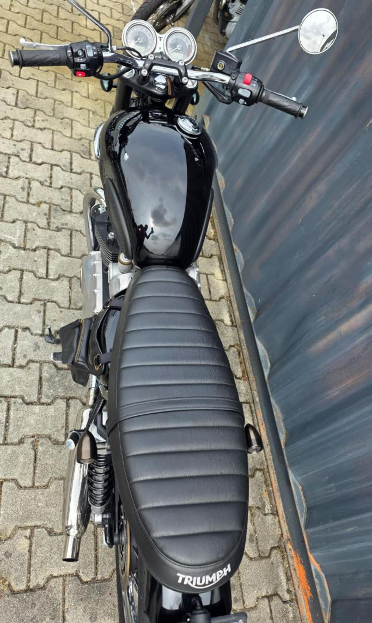 TRIUMPH Bonneville T120 ABS - 5