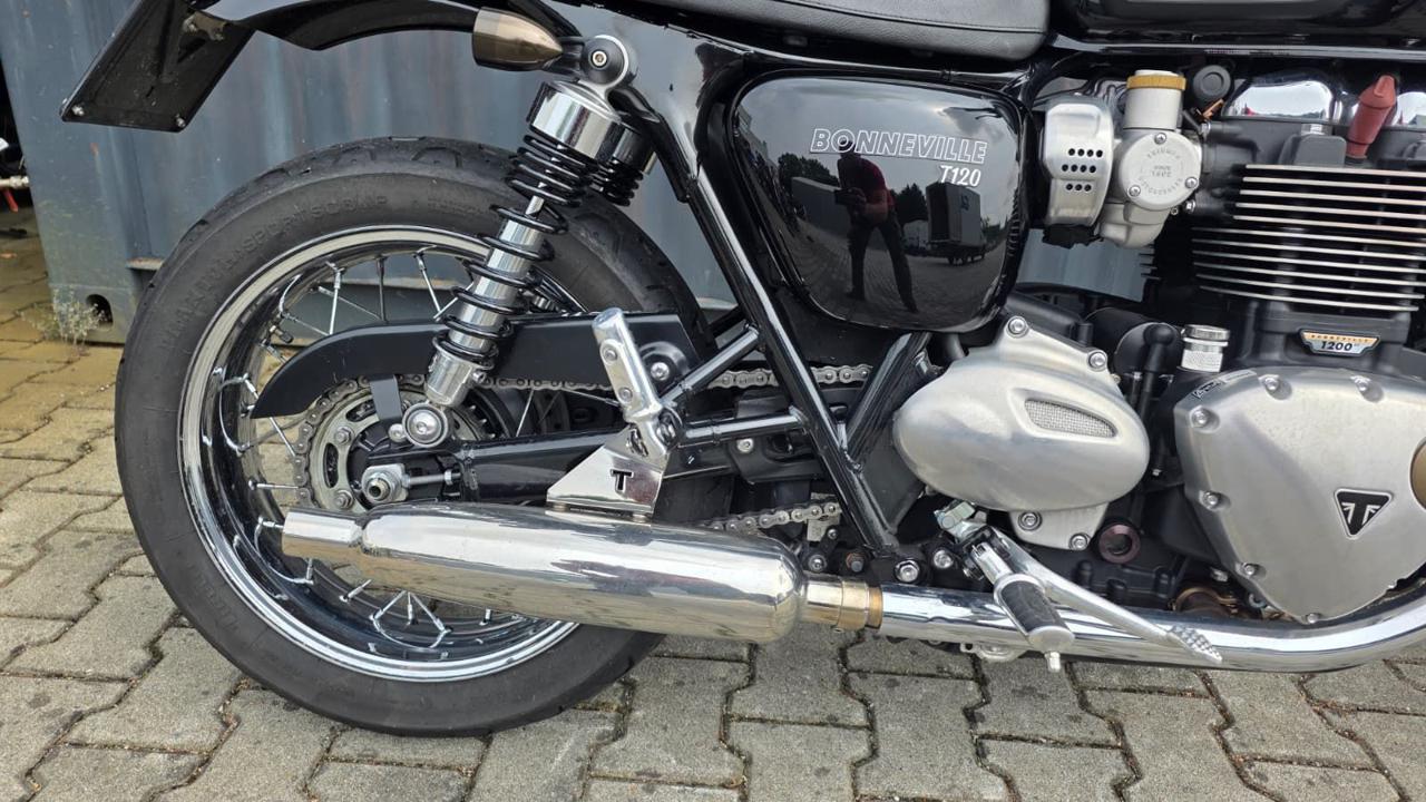 TRIUMPH Bonneville T120 ABS - 8