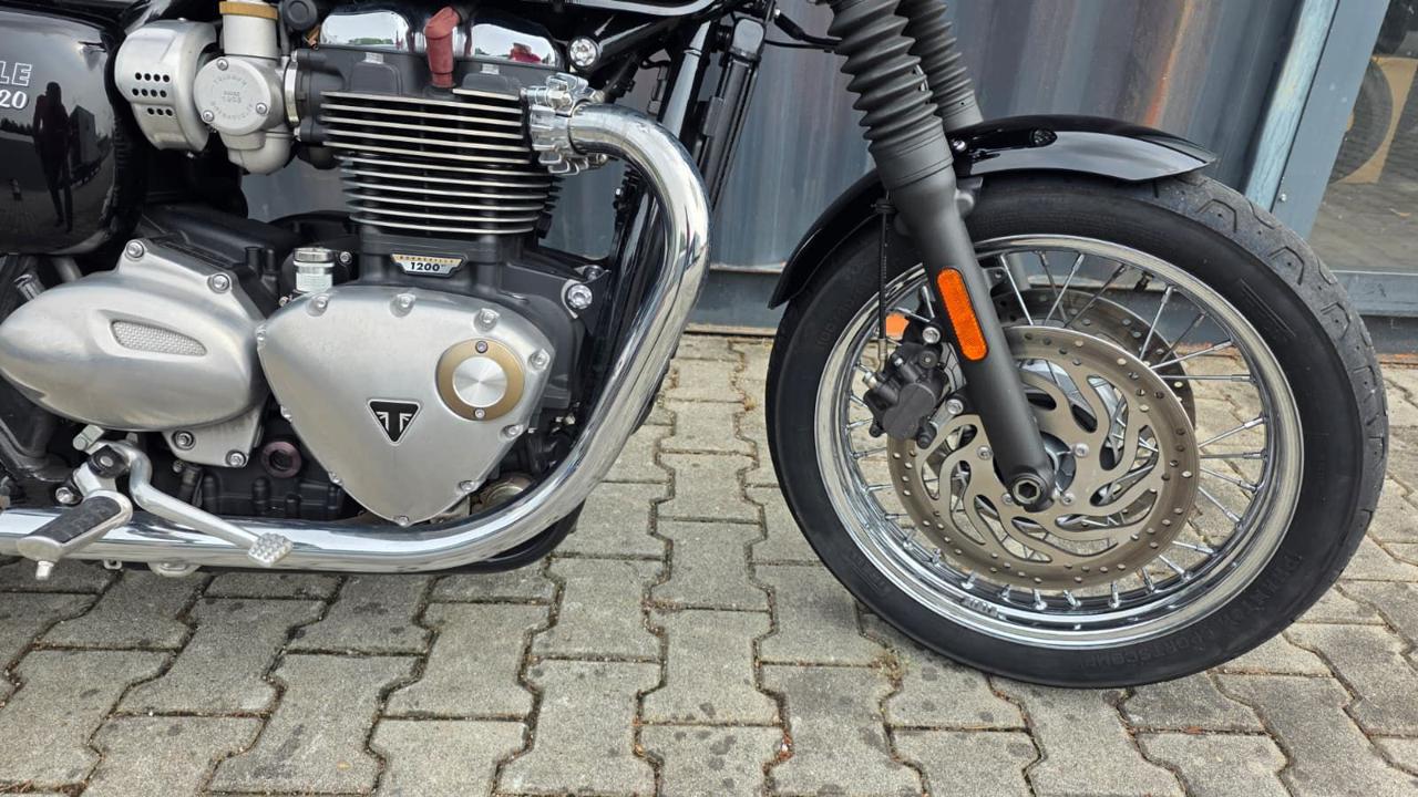 TRIUMPH Bonneville T120 ABS - 9