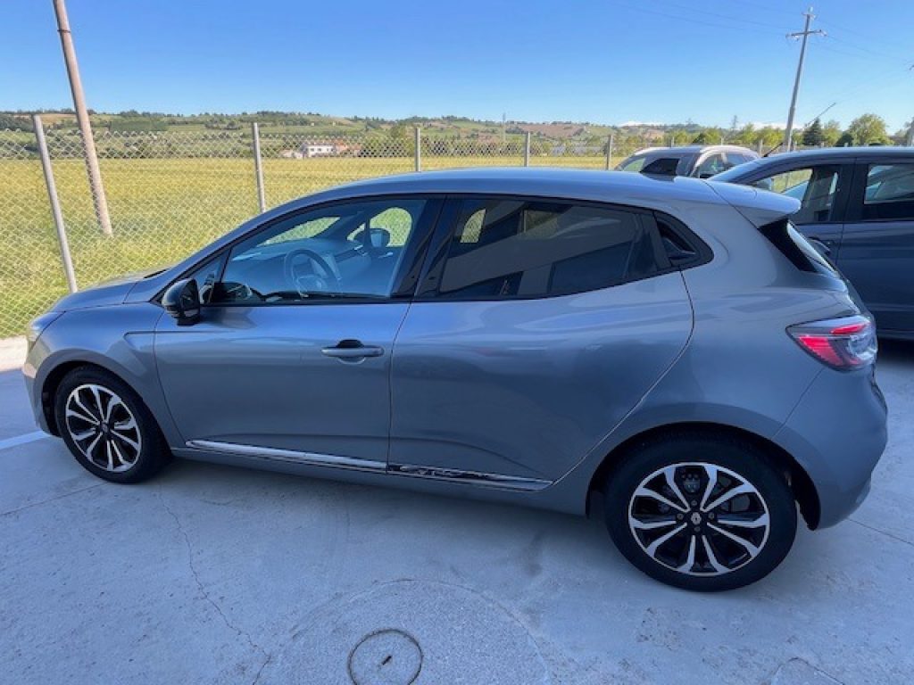RENAULT Clio TCe 90 CV 5 porte Techno - 8
