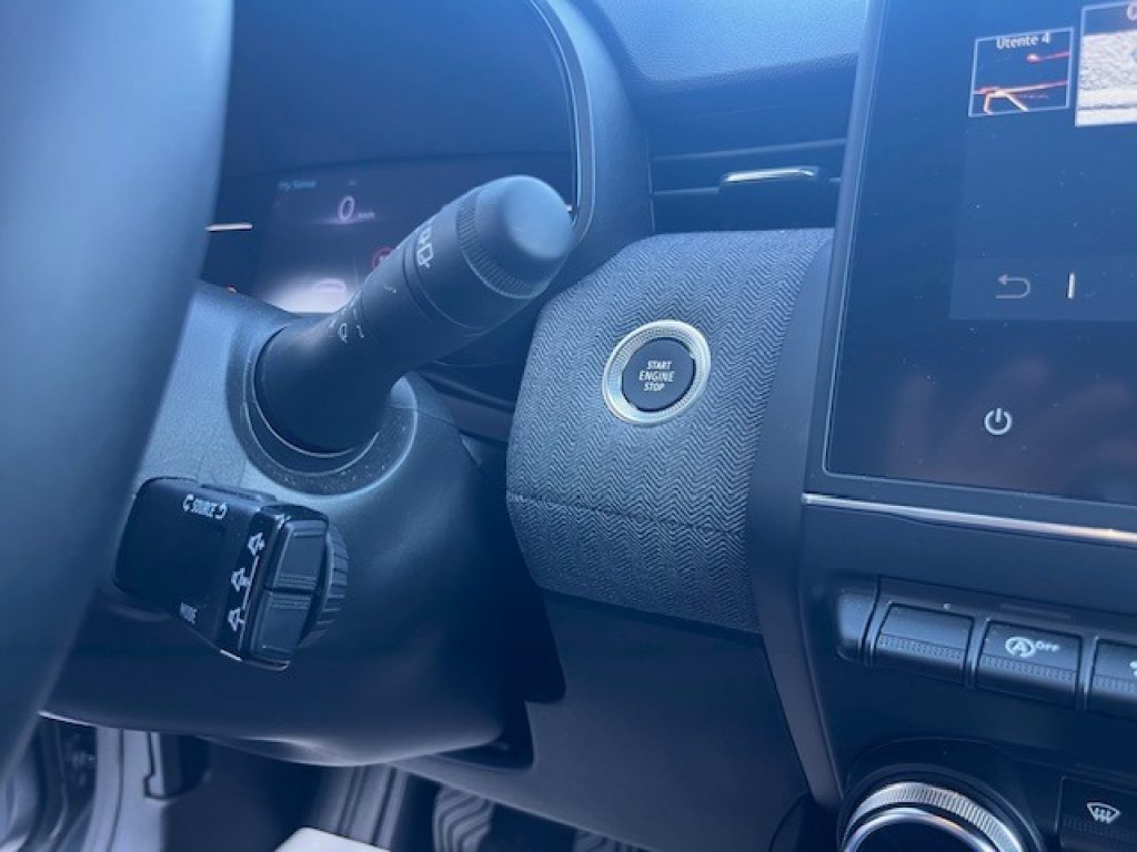 RENAULT Clio TCe 90 CV 5 porte Techno - 16