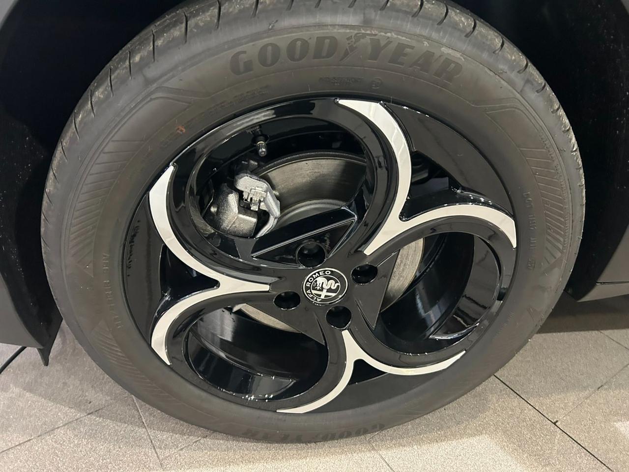 ALFA ROMEO Junior 1.2 145 CV Hybrid  Sport Speciale techno&Tetto. - 4