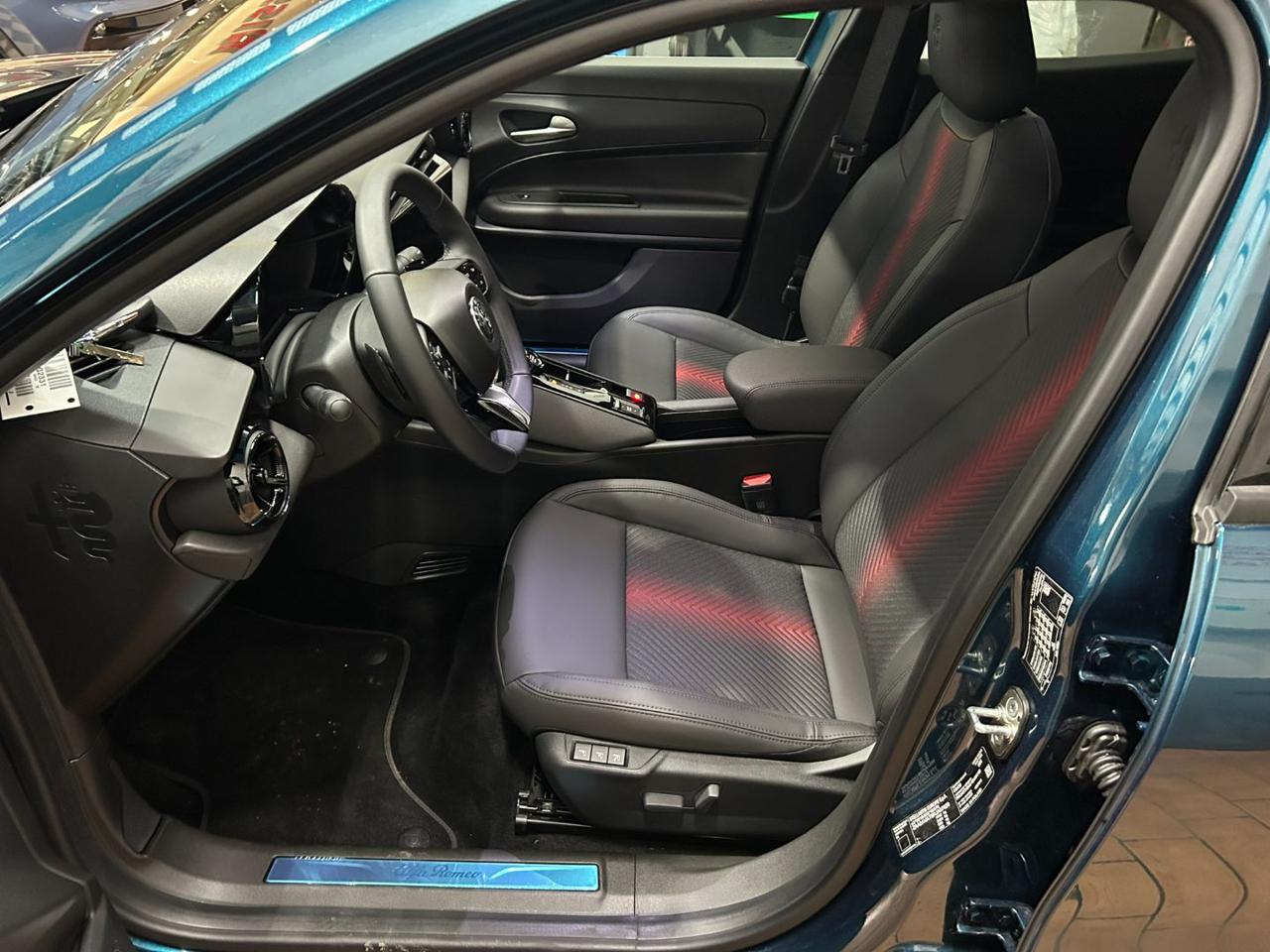 ALFA ROMEO Junior 1.2 145 CV Hybrid  Sport Speciale techno&Tetto. - 13