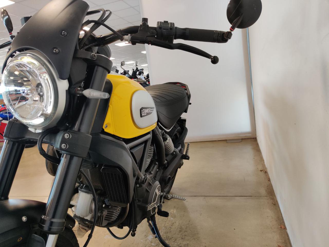 DUCATI Scrambler 800 ICON YELLOW - 3