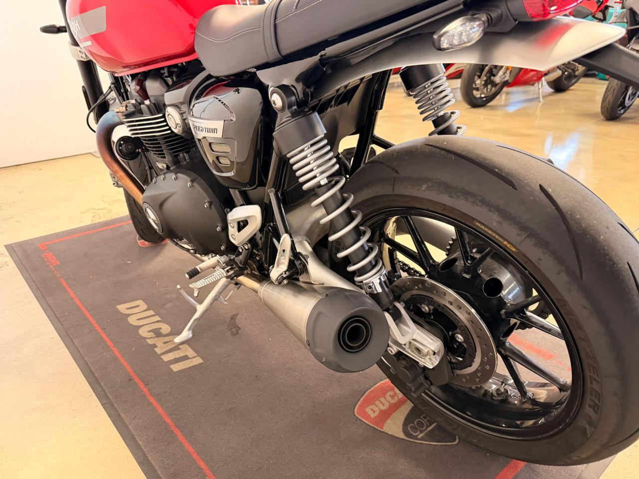 TRIUMPH Speed Twin 1200 - 8
