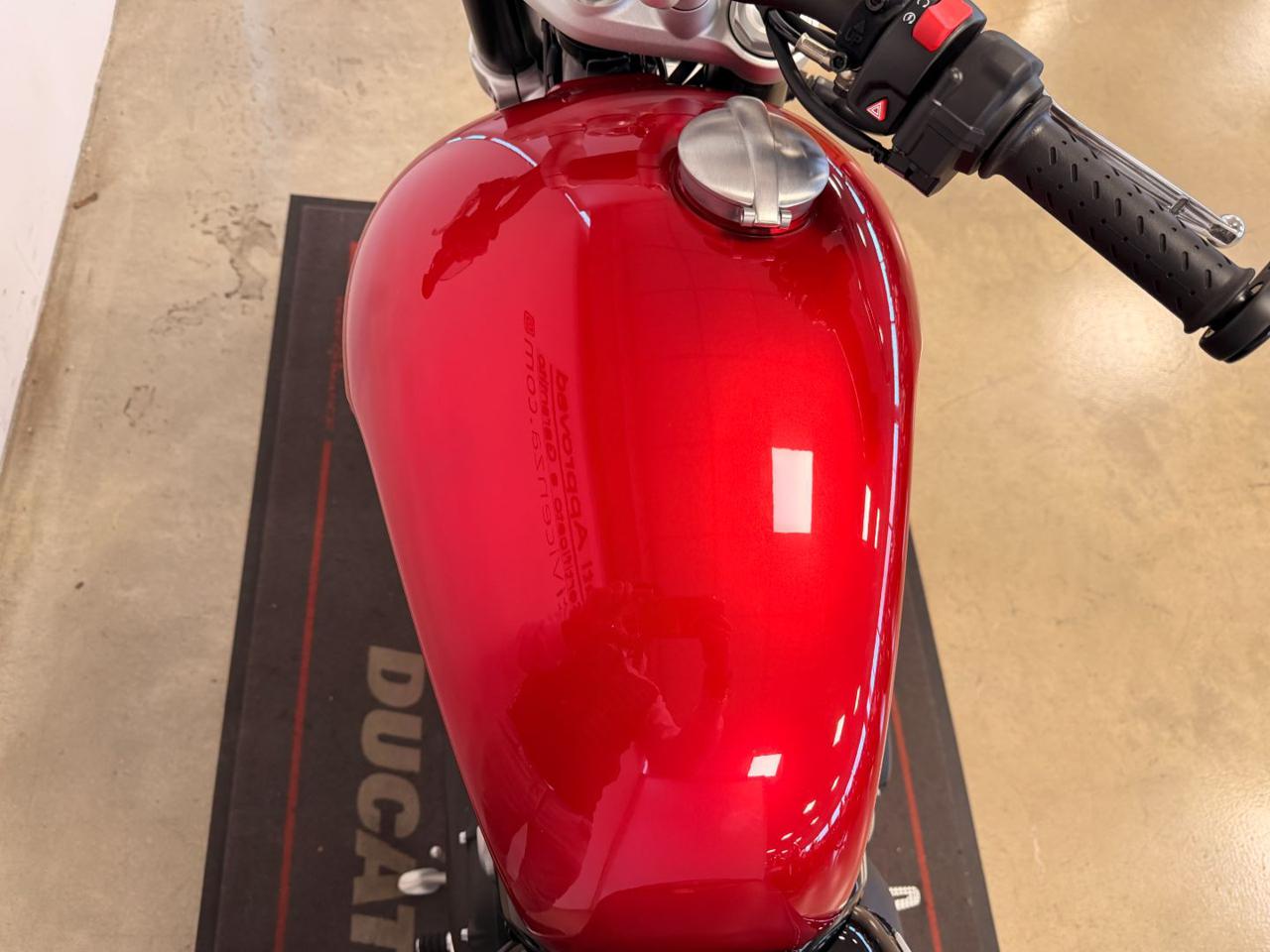 TRIUMPH Speed Twin 1200 - 11