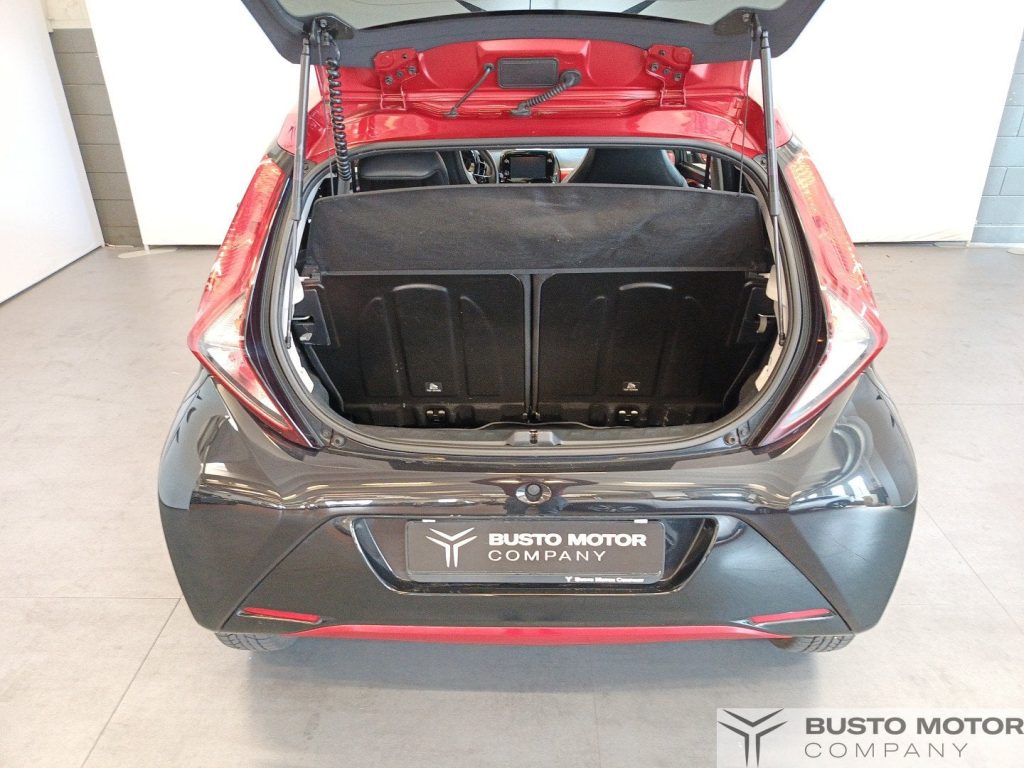 TOYOTA Aygo Aygo 5p 1.0 x-play 72cv - 10