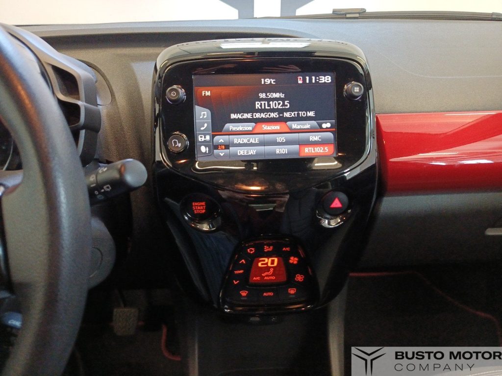 TOYOTA Aygo Aygo 5p 1.0 x-play 72cv - 13