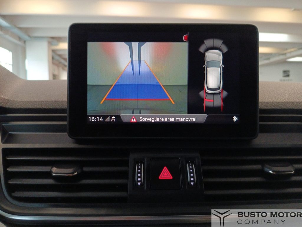 AUDI Q5 Q5 40 2.0 tdi mhev  Design quattro 204cv s-tronic - 16