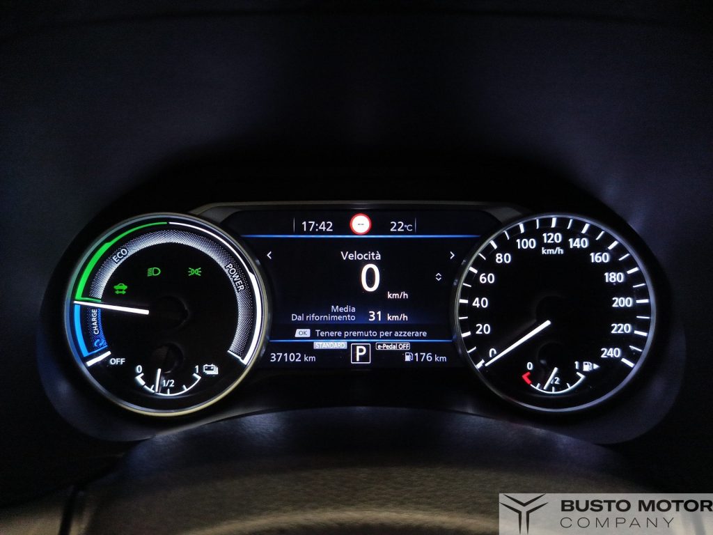 NISSAN Juke 1.6 hev N-Connecta - 12