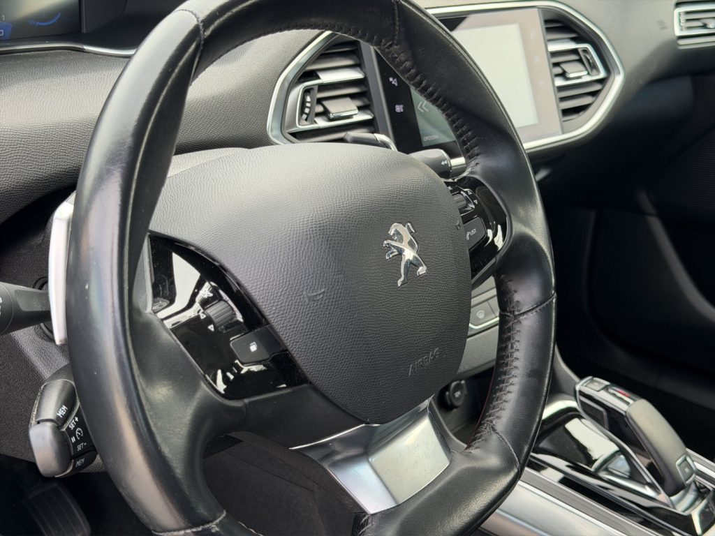 PEUGEOT 308 1.5 130CV AUTOMATICO - 11