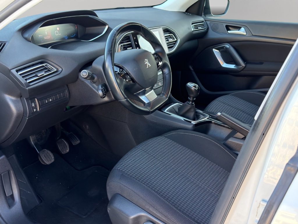 PEUGEOT 308 SW 1.5 130CV - 7