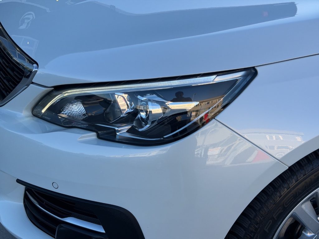 PEUGEOT 308 SW 1.5 130CV - 17