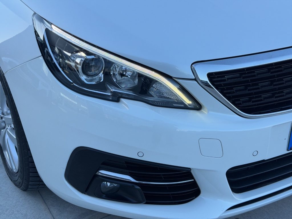 PEUGEOT 308 SW 1.5 130CV - 18