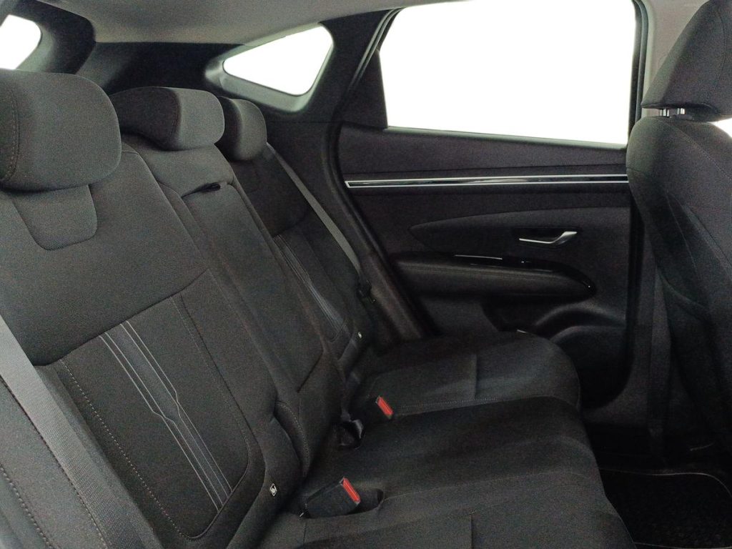 HYUNDAI Tucson 1.6 CRDI 48V XLine - 11