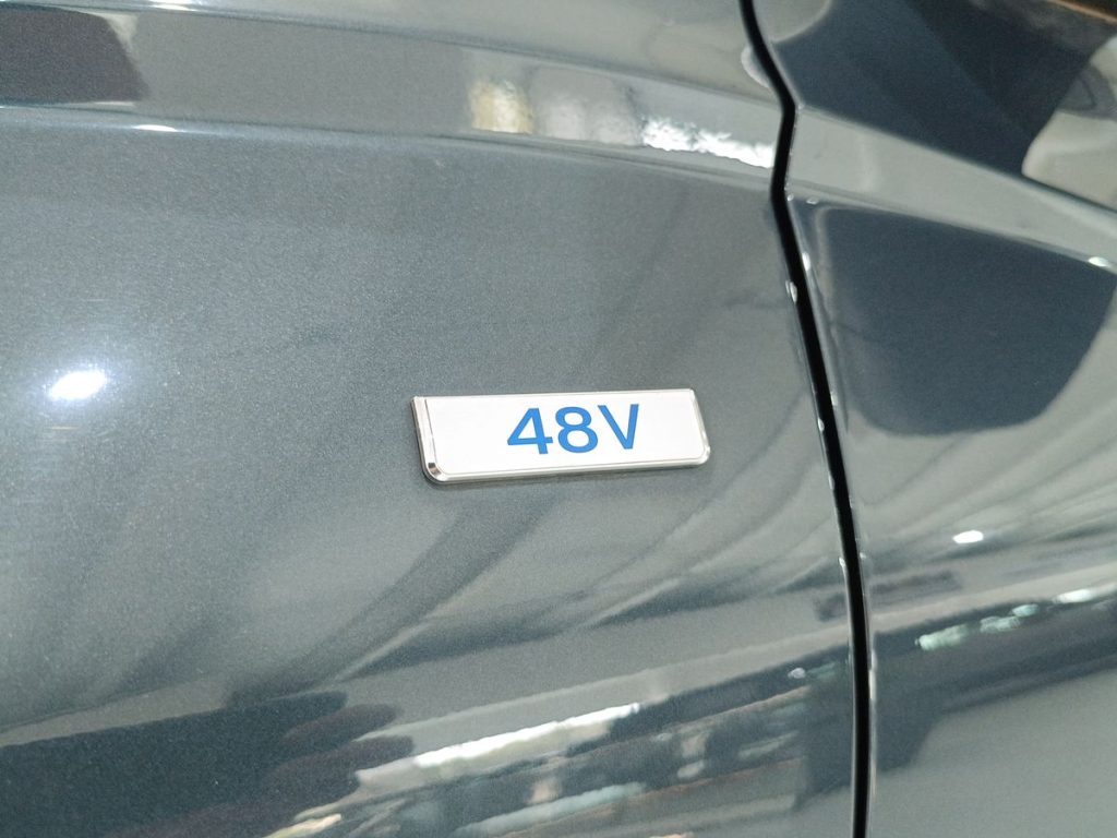 HYUNDAI Tucson 1.6 CRDI 48V XLine - 25